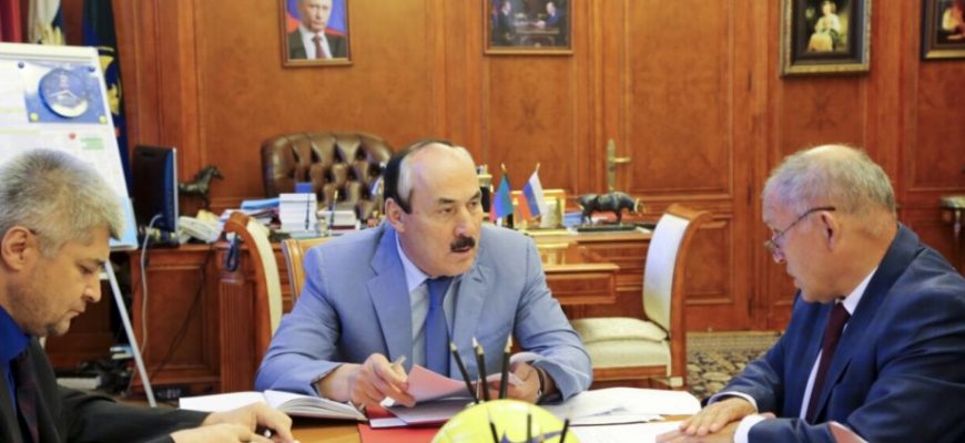 Глава Дагестана Рамазан Абдулатипов провел рабочие встречи с руководителями Кизилюртовского и Казбековского районов