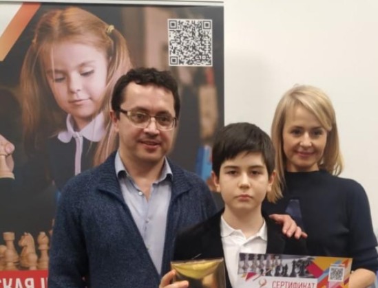 Ученик Махачкалинской школы получил стипендию Фонда Владимира Просвирякова