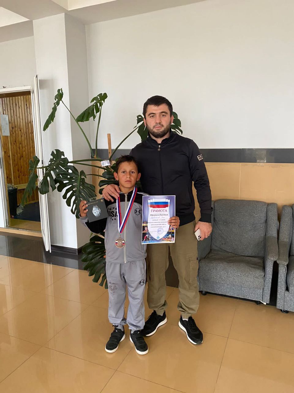 Воспитанник ДЮСШ №2 стал серебряным призером зонального первенства Дагестана по вольной борьбе среди юношей